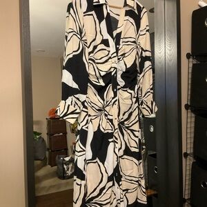 (Lori) Zara Black and White Long Sleeve Wrap Dress